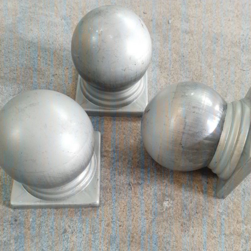 GIÁ RẺ NHẤT.Quả Cầu bóng sắt trang trí .bóng phi 75,  90. phi 100, loại đế vuông 7.5cm, vuông 90. đế tròn phi 76, 90,100