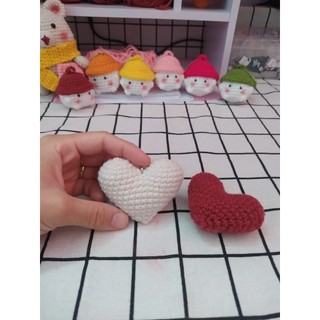 Moac khoá hình trái tim bằng len handmade. móc khoá bằng len