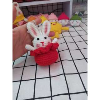Móc khoá thỏ túi phúc bằng len handmade