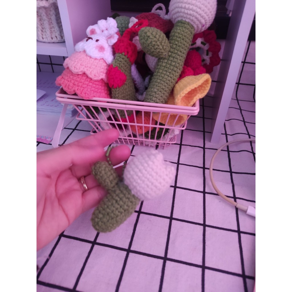 Móc khoá hoa tulip bằng len handmade