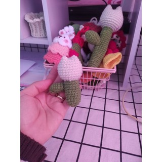 Móc khoá hoa tulip bằng len handmade