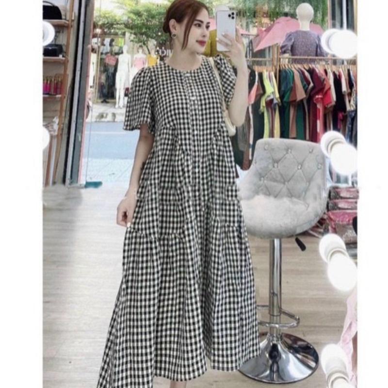 D81 Maxi Caro Cổ Tròn Dáng Dài