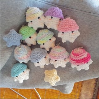 Móc khóa nấm bằng len handmade thủ công