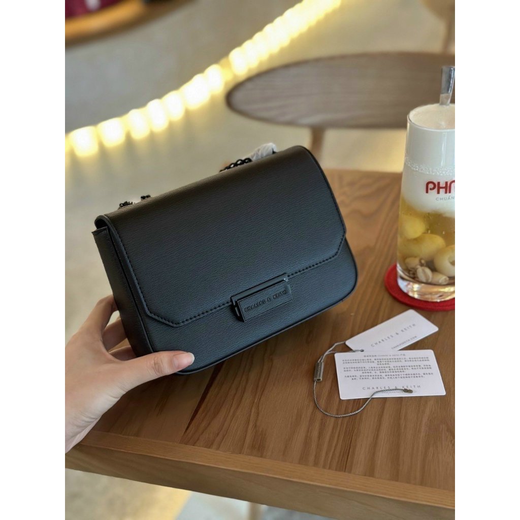 Túi CnK Double Chain Link Crossbody Bag