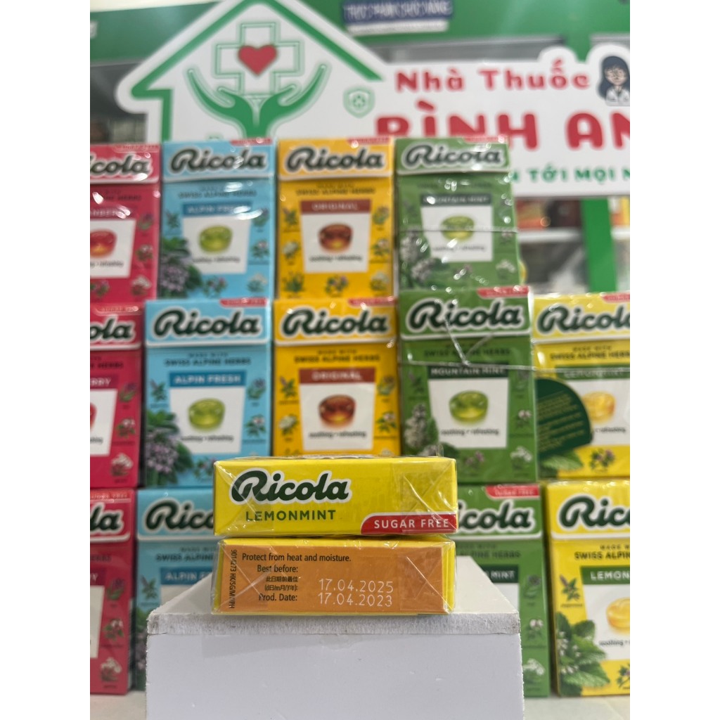 Kẹo ngậm ho thảo mộc Ricola 5 vị - Giảm ho, dịu mát họng, giảm đau rát cổ họng hộp giấy 40g - NT Bình An