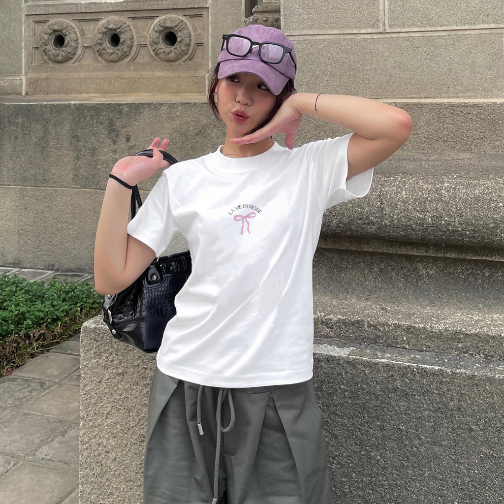 Áo Thun Form Fit Mẫu Nơ La Vien Rose. Áo Baby Tee Chất Cotton Co Giãn, Thoải Mái | BigBuy360 - bigbuy360.vn