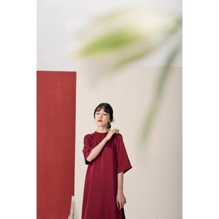 Chicka Chicka - ÁO DÀI lụa tô châu cổ tròn Sài Gòn màu đỏ (KHÔNG BAO GỒM QUẦN)