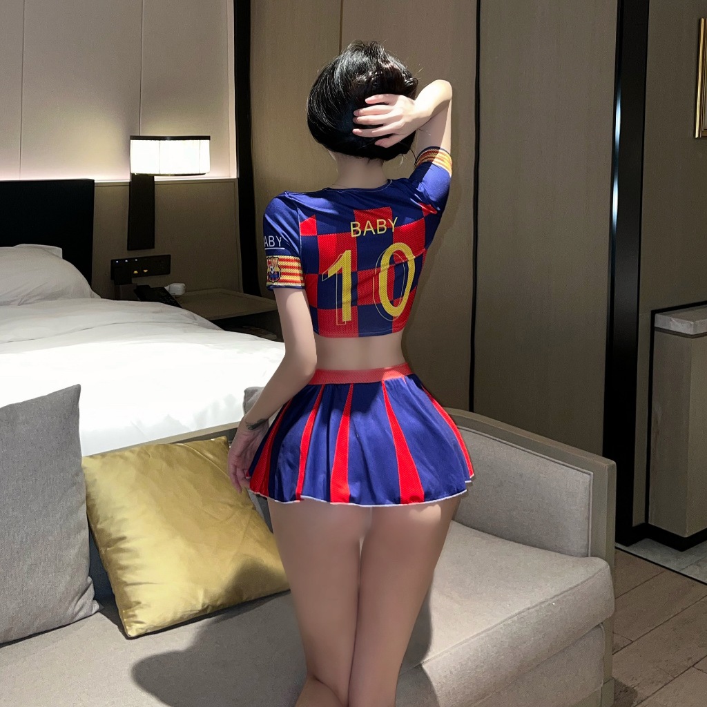 Cosplay cổ động viên bóng đá gợi cảm hai mảnh sexy váy xếp ly áo crop kèm chip lọt khe quyến rũ | BigBuy360 - bigbuy360.vn