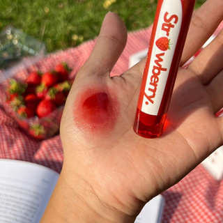 Son bóng Lip Gloss Strawberry