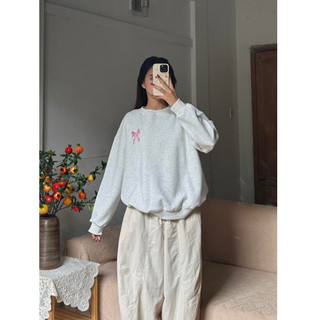 Áo Sweater Nỉ Form Rộng Kiểu Dáng Oversize Màu Xám Tiêu Phối Với Hình Nơ Thêu Thiết Kế, Áo Sweater Phong Cách Basic