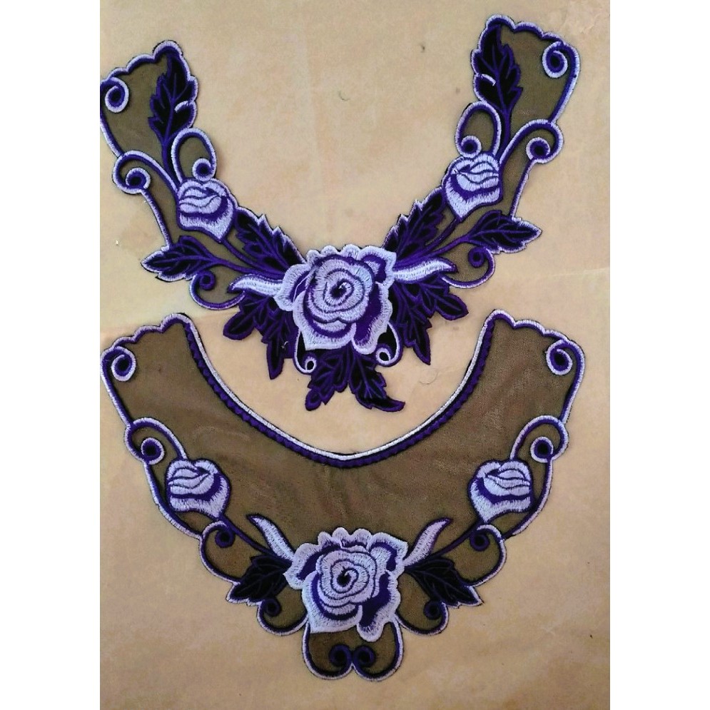 cổ thêu trang trí( truoc+sau)