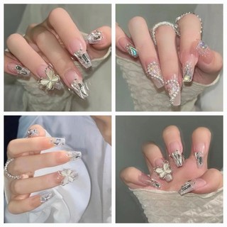 Móng tay giả đính charm hộp 24 móng kèm keo.