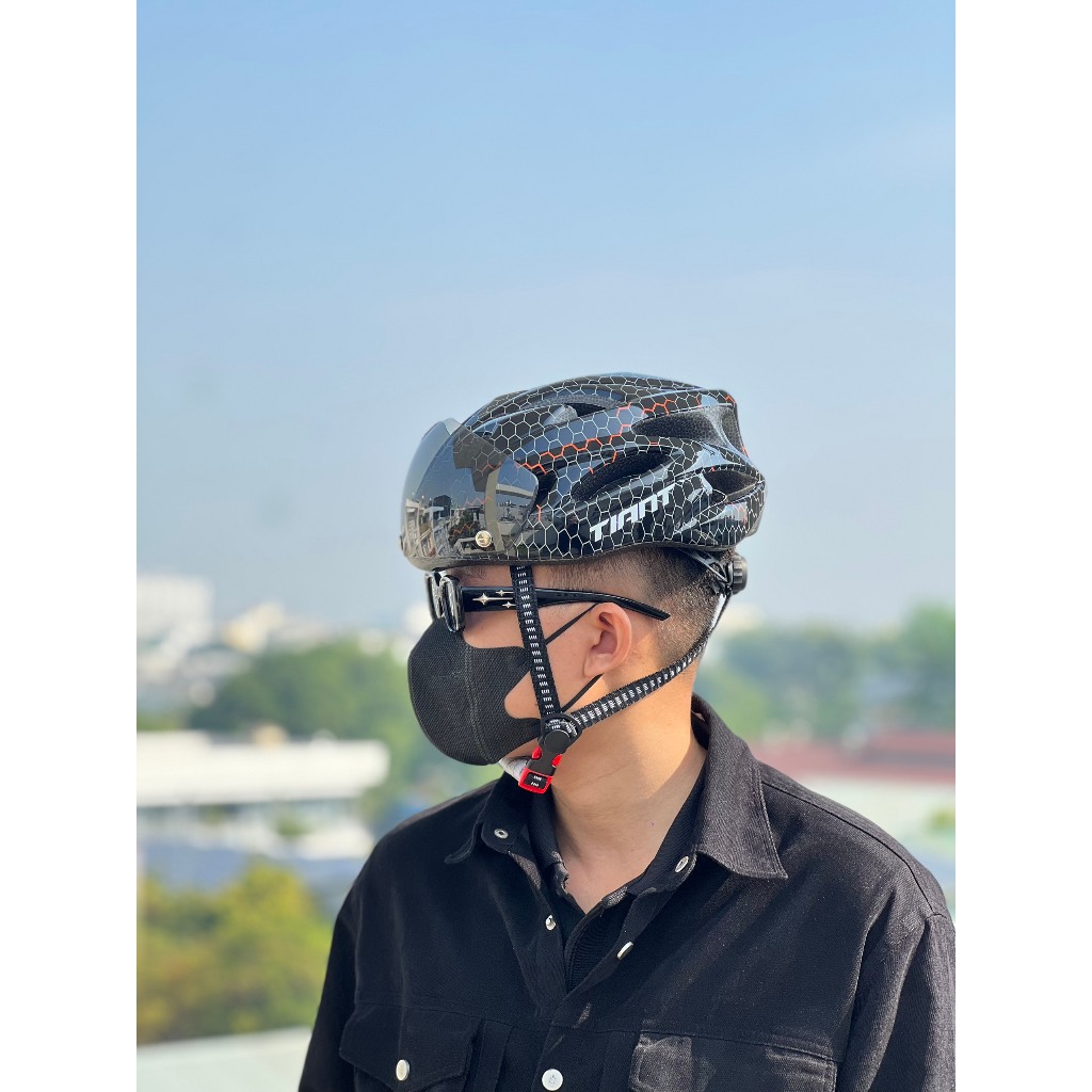 NÓN THỂ THAO TIANT D01 CACBON TIA CHỚP KÍNH NAM CHÂM CHÍNH HÃNG