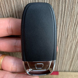 Vỏ remote smartkey Audi Q5 Q7