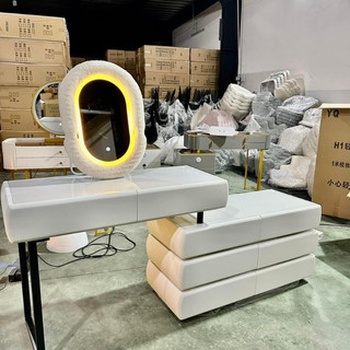 Gương Oval led cảm ứng lông cừu để bàn trang điểm