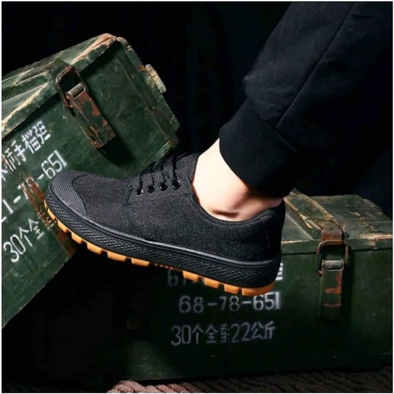 giày bảo hộ lao động cho nam chống trơn trượt xỉ hàn mạt sắt