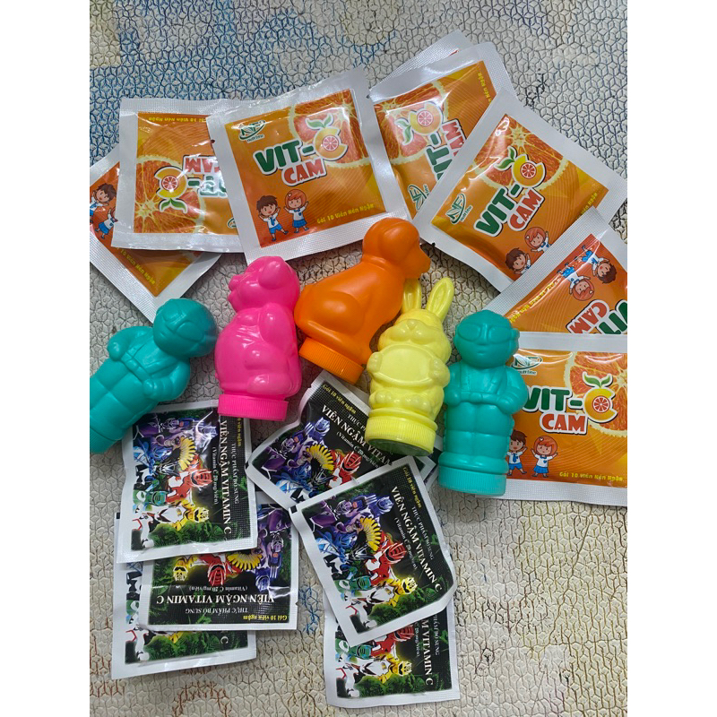 1 kẹo C bất kì
