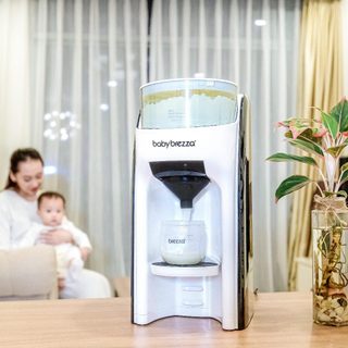 Máy pha sữa Baby Brezza Formula Pro Advanced