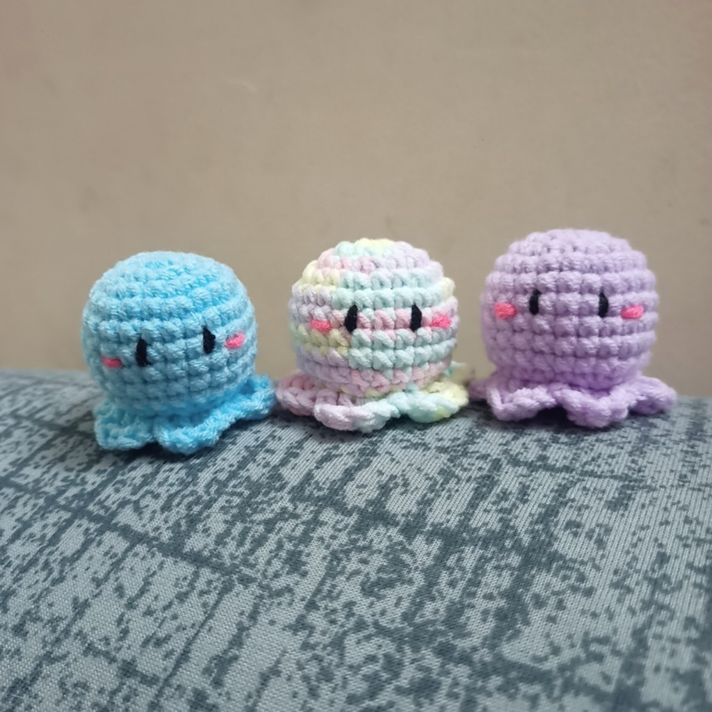 Móc chìa khóa bạch tuộc nhiều màu xinh xắn bằng len - Crochet Octopus