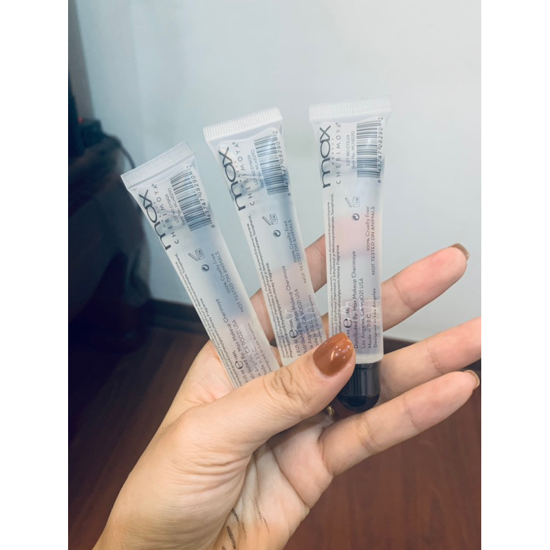 Son bóng Max cho đôi môi căng mọng