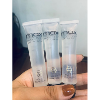 Son bóng Max cho đôi môi căng mọng