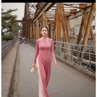 Áo dài nhung hồng tà dài truyền thống nhung tuyết mưa 7 biên kết hợp quần phi lụa
