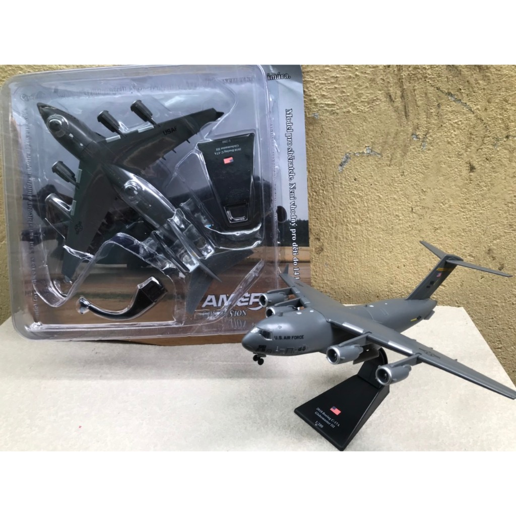 Mô hình Máy bay C-17 Globemaster III 1:200