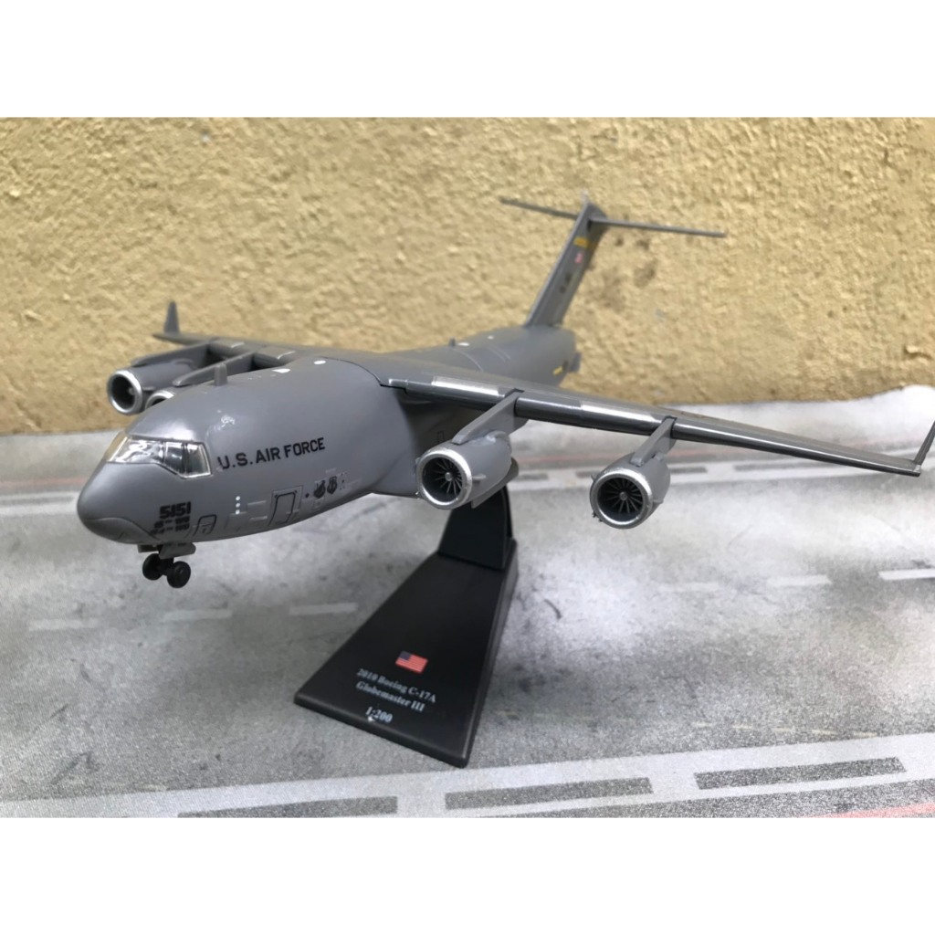 Mô hình Máy bay C-17 Globemaster III 1:200