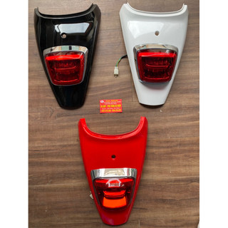 Miếng nối đuôi đèn hậu xe điện Vespa đời cũ kèm đèn hậu, Miếng nối yếm hai bên đuôi xe điện Vespa đời cũ