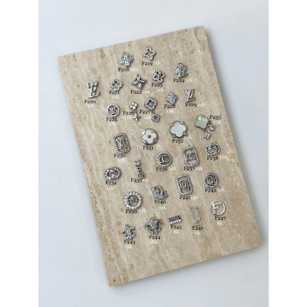 Lẻ 1c charm đá mã H01