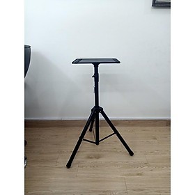 chân tripod đỡ máy chiếu và máy ảnh