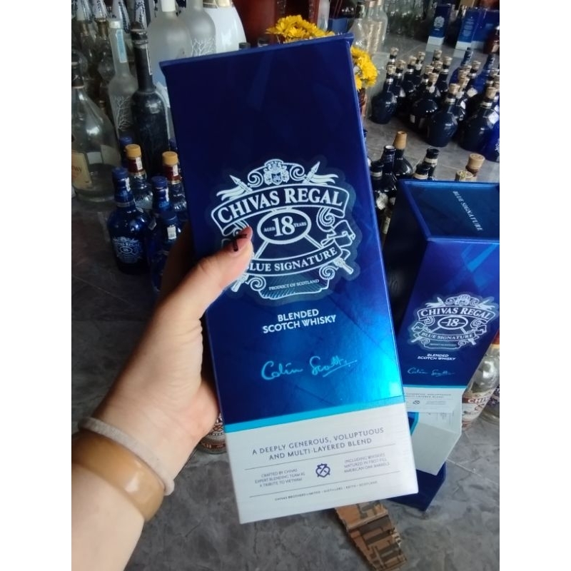 vỏ hôp giấy chivas 18 blue mới đẹp