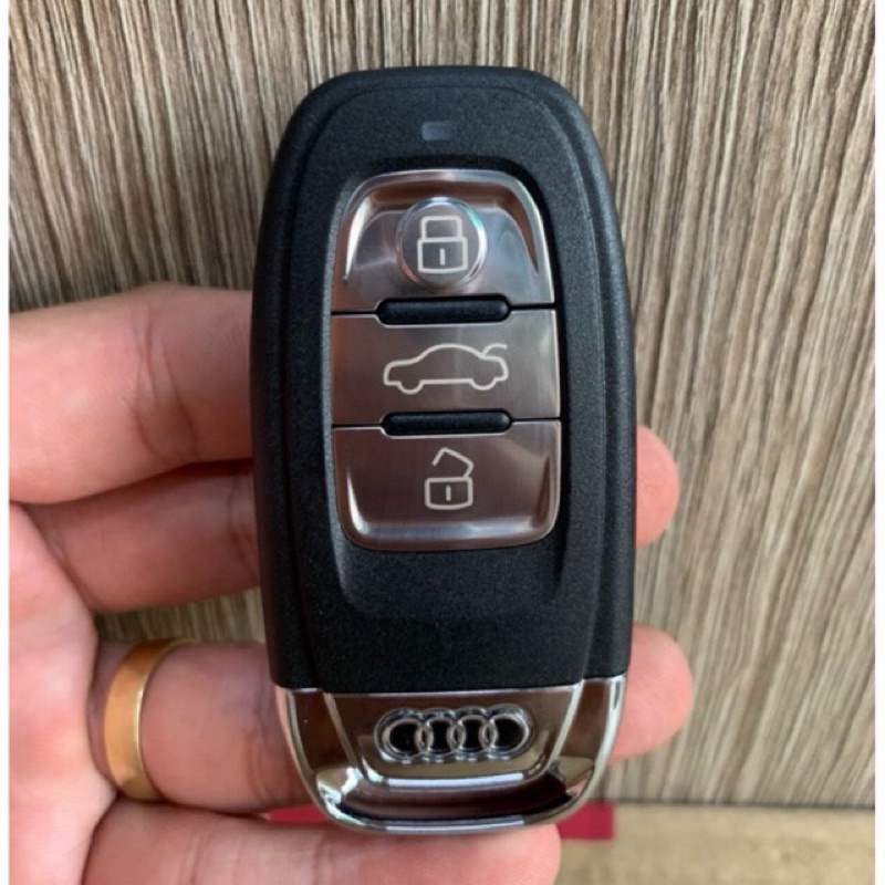 Vỏ remote smartkey Audi Q5 Q7