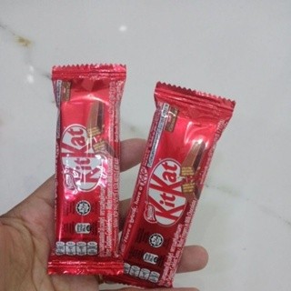 Bánh socola Kitkat Nestle' 17g  (trời nóng bạn vui lòng bỏ ngăn mát tủ lạnh trước khi dùng)