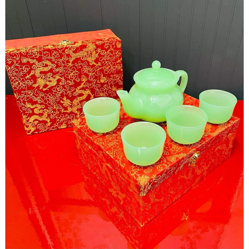 BỘ ẤM TRÀ NGỌC BÍCH GỒM 4 CHÉN