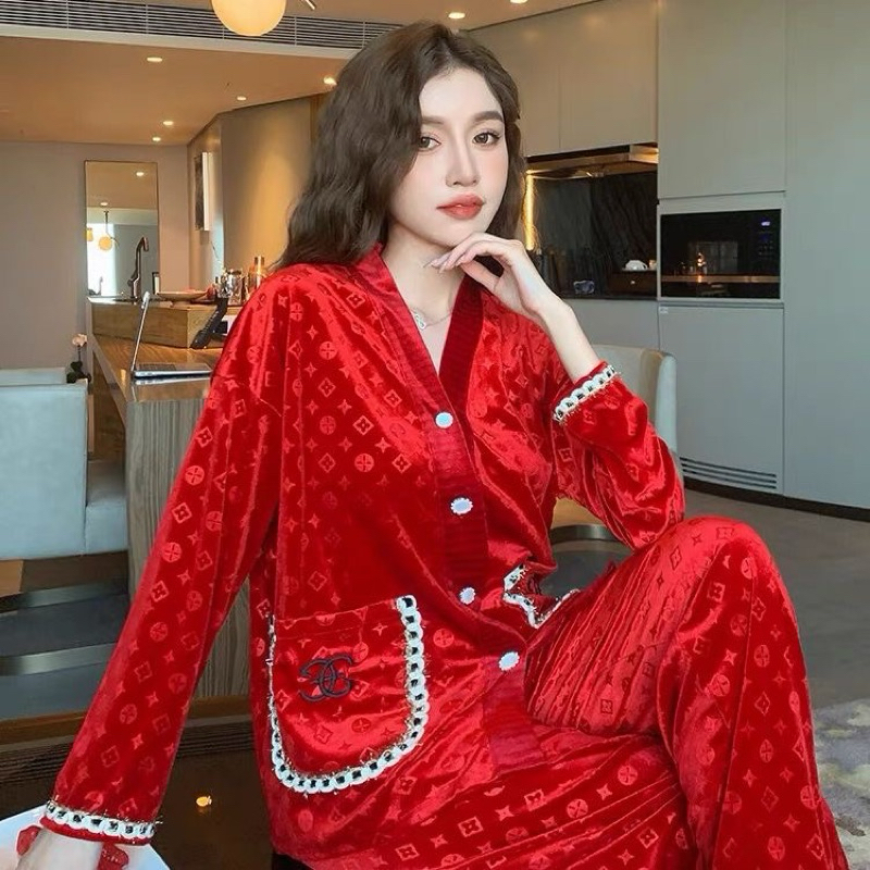 Bộ Ngủ Nhung Đen Nữ QC