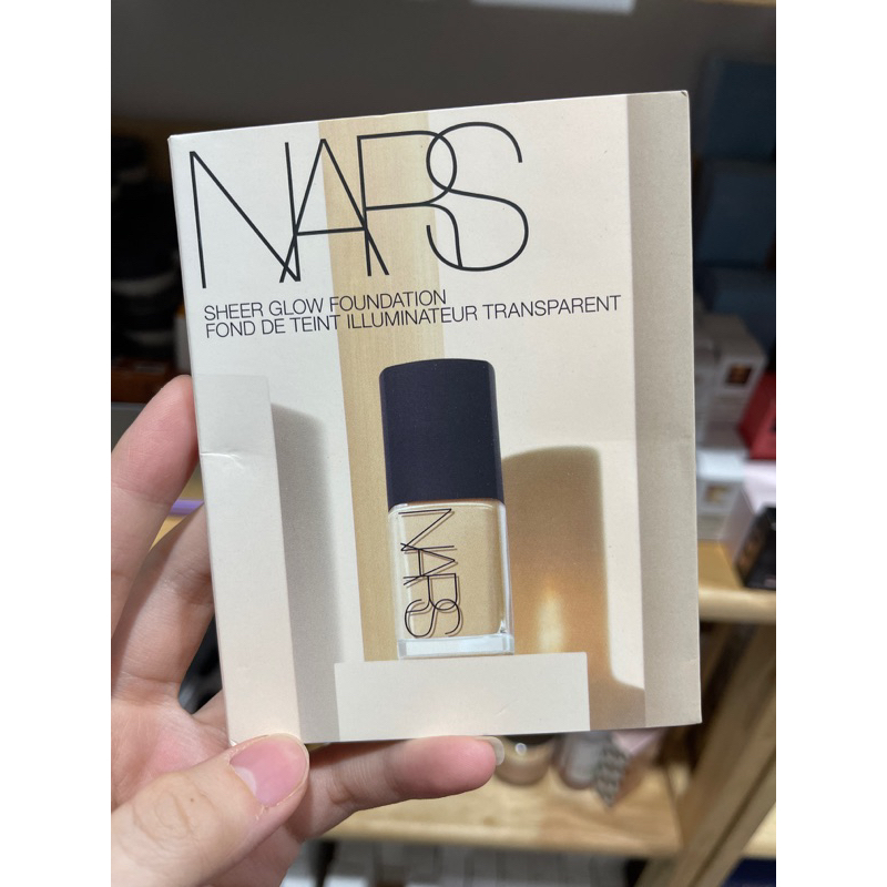 Sample kem nền Nars Sheer Glow Foundation