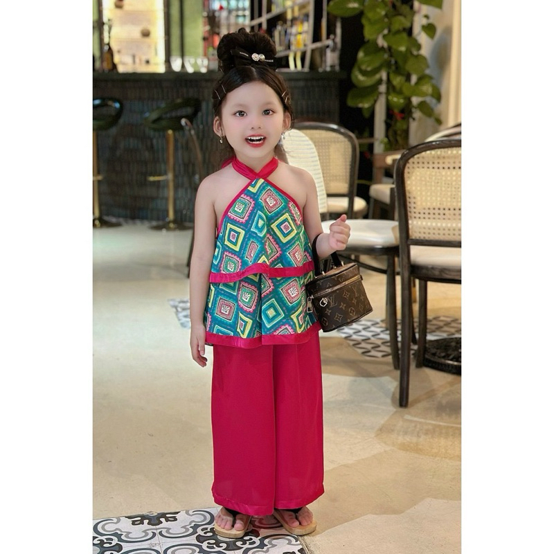 Set yếm lụa cho bé gái 10-30kg