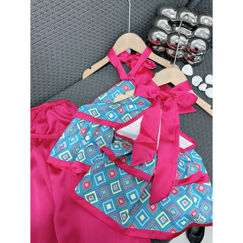 Set yếm lụa cho bé gái 10-30kg