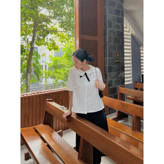 Áo sơ mi nơ cổ đen - Nhật Hà
