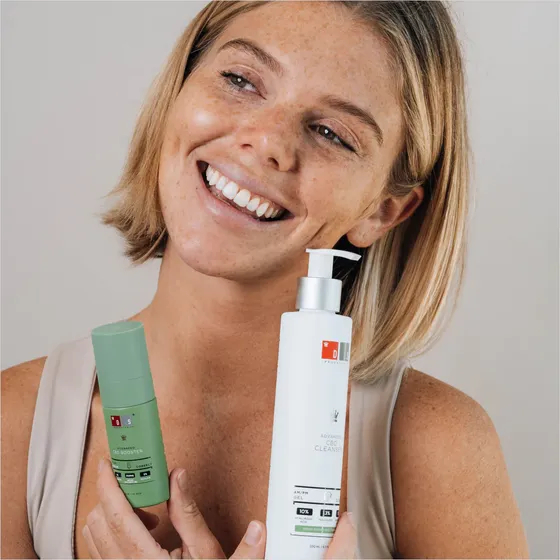 Sữa rửa mặt ADVANCED CBD CLEANSER làm sạch chuyên sâu của DS Laboratories Mỹ