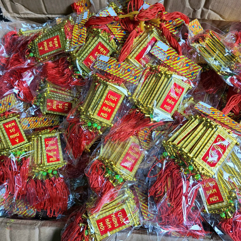 Liễng treo cây ngày Tết