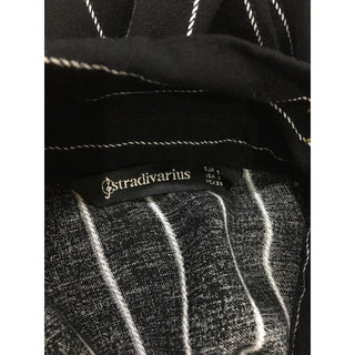 Đẩm Sơ Mi 2 hand hiệu Straclivarius- Size S