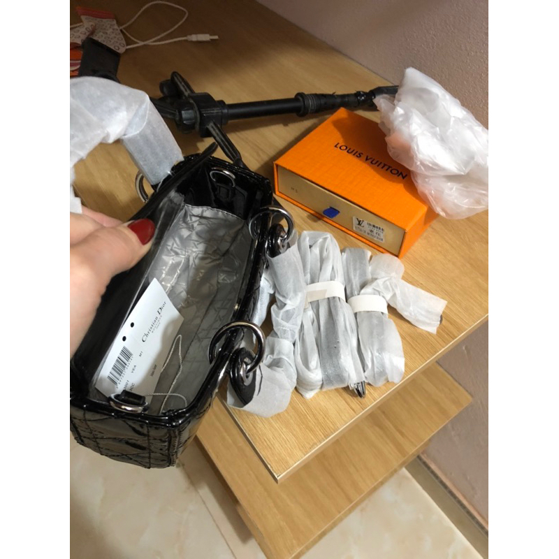 Túi CD Da Bóng Size 18,22 cmBản Vip full bocx nguyên siu Sang Sịn Đeo Chéo Cầm Tay Siêu Sang Chành nắp nam châm