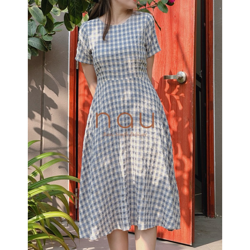 Đầm caro dáng midi phối dây eo