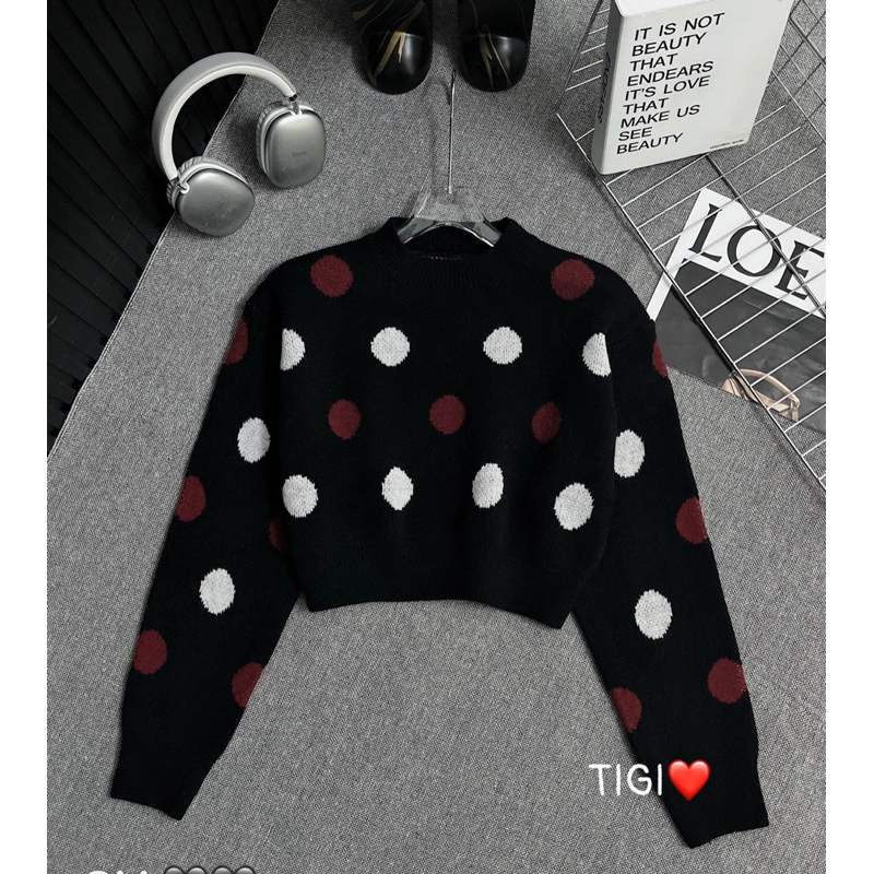 Áo Len Chấm Bi Croptop Hà Thu Hoàng