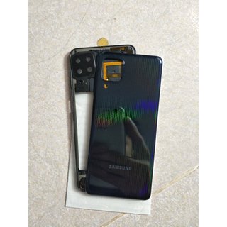 vỏ lưng xương sam sung m32(ko khay sim)