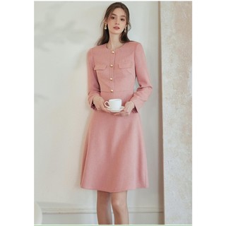 Đầm trơn công sở thiết kế tối giản cổ tròn