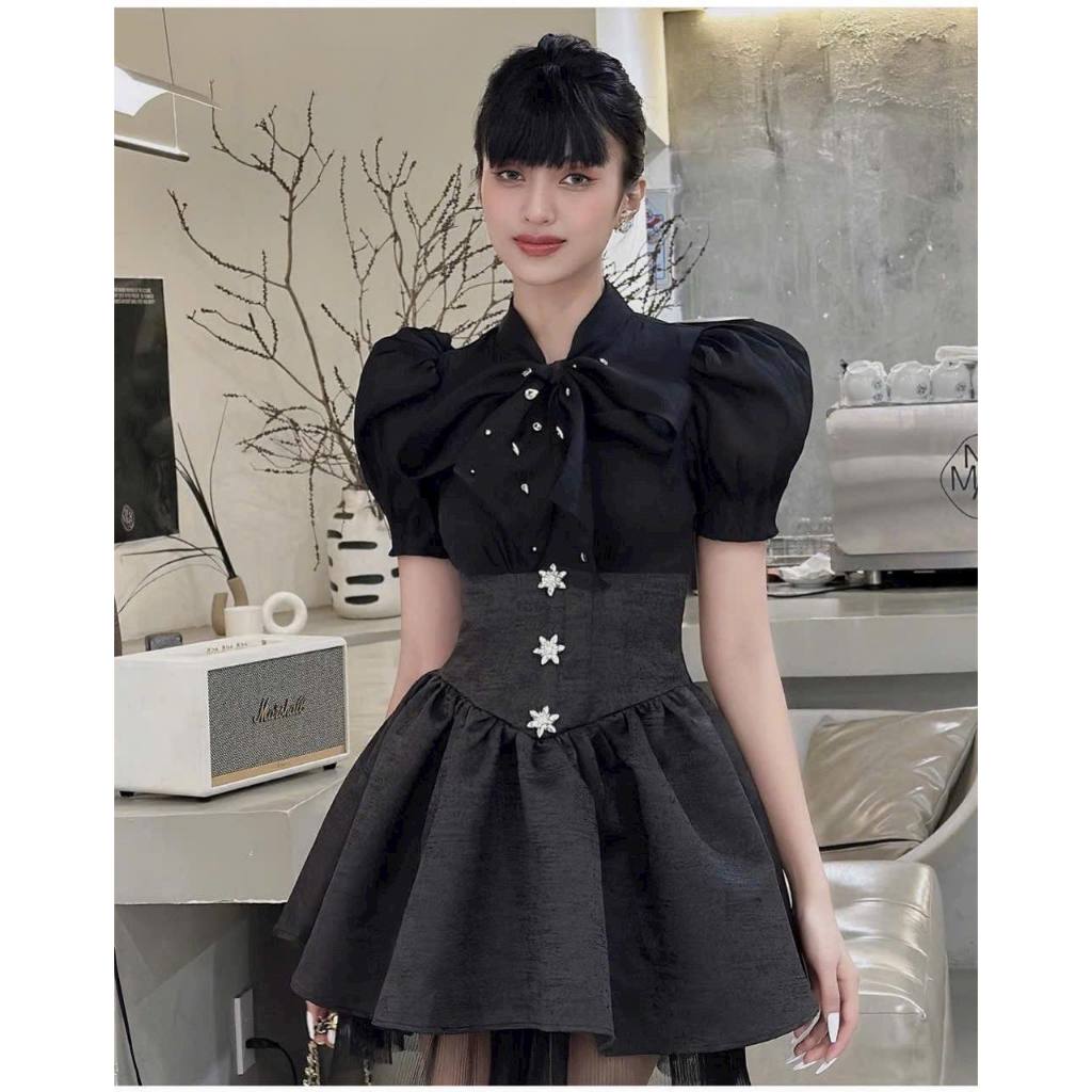 🌷Đầm đen phối tafta đính đá đỏ.đen