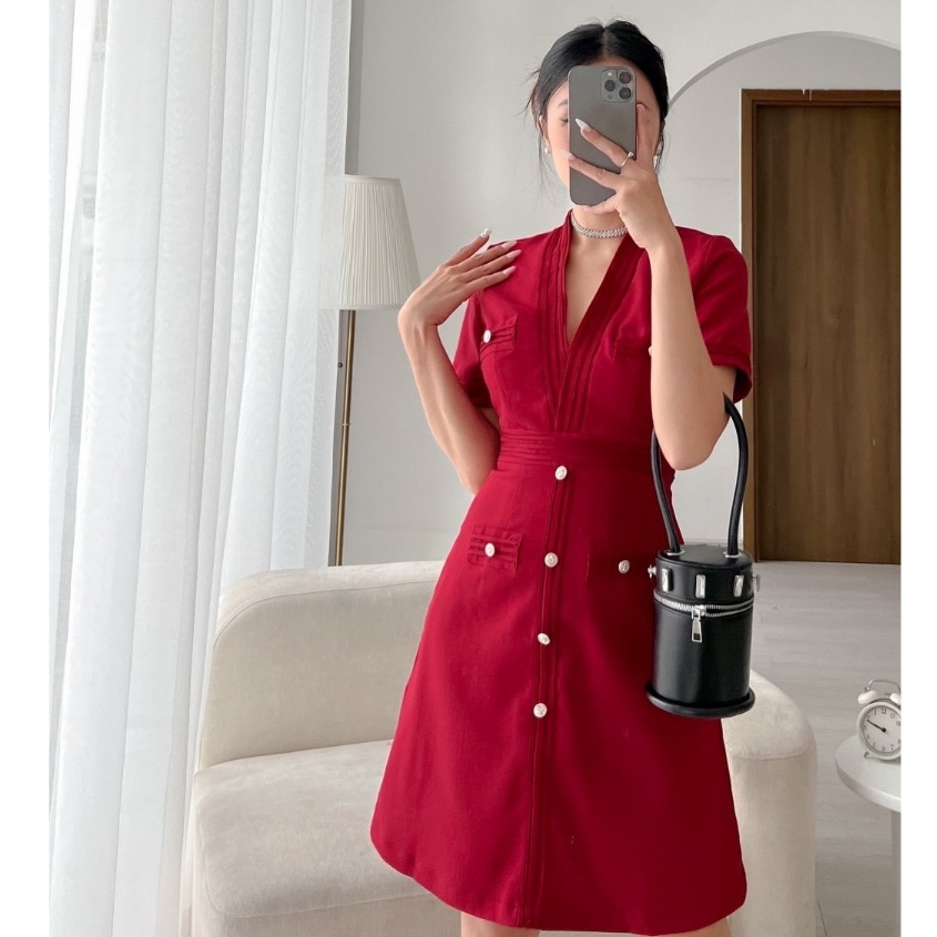 Đầm Dự Tiệc Dáng Ngắn Tone Đỏ Dày Dặn Dáng Ôm Đính Cúc Sang Chảnh Style Hàn Quốc Sang Trọng, Xinh Xắn Dạo Phố Công Sở